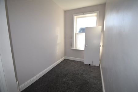 1 bed apartment to rent in Cliff Street, BRIDLINGTON, YO15 - Photo 2