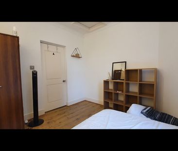 Room in a Shared House, Seely Road, SW17 - Photo 2