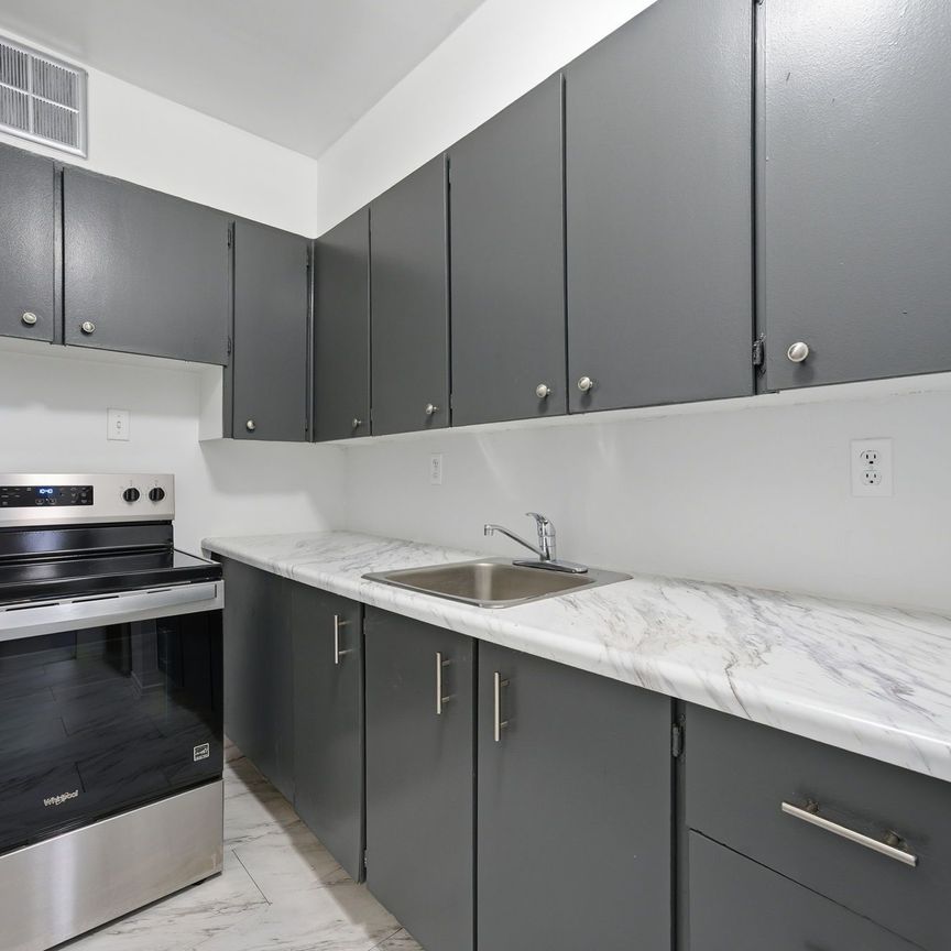 For Lease - 2350 Dundas Street Unit# 1003A, Toronto, Ontario - Photo 1