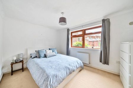 1 Bedroom Flat / Apartment - Tilden Road, Compton - Photo 4