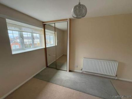 2 bedroom property to rent in Romford - Photo 3