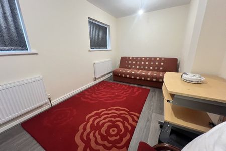 Lapwing Close - Photo 3