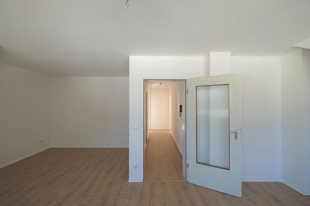 Gemütliche 2-Zimmer-Dachgeschosswohnung im Herzen von Krefeld - Uerdingen! - Photo 1