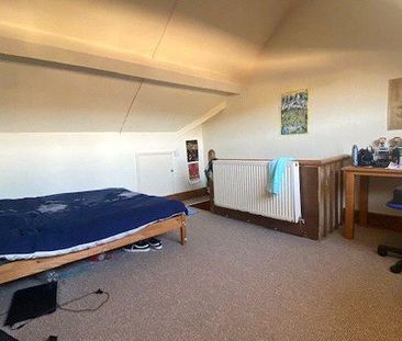 4 bedroom terraced house to rent - Photo 3