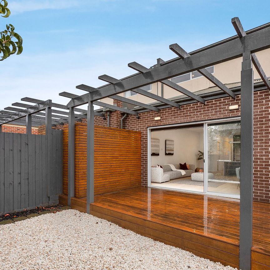 Stunning Family Home - Photo 1