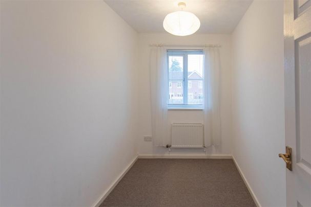 3 bedroom semi-detached house to rent - Photo 1