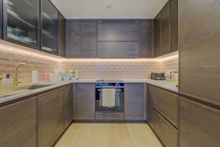 Room in a Shared Flat, Docker Building, E16 - Photo 3