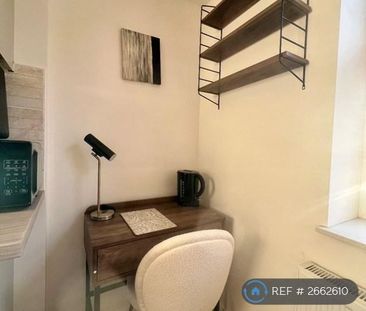 1 bedroom in a house share to rent - Photo 4