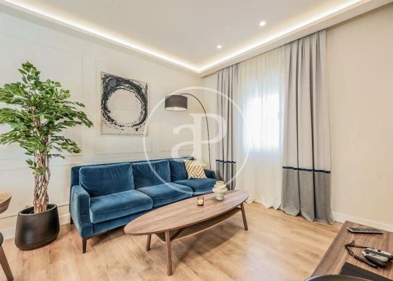 Piso de alquiler en C/ de Fernán González, Ibiza de Madrid - Photo 1