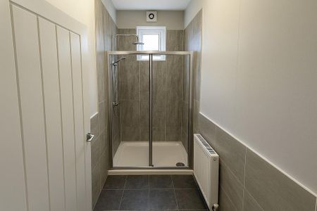 1 bedroom in a house share to rent - Photo 5