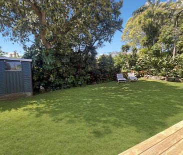 Sunny & Spacious Character Home - Photo 4