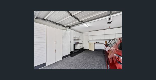 Spectacular Lowset Home - with all the bells and whistles! - Photo 1