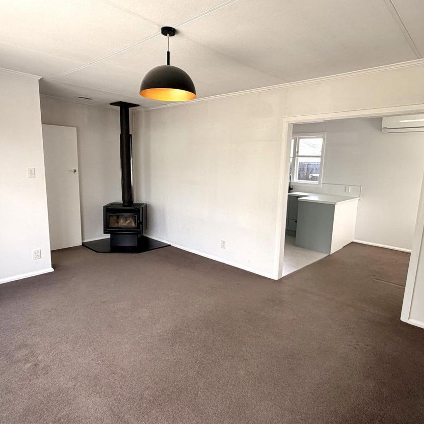 Charming three bedroom home in a quiet cul-de-sac - Photo 1