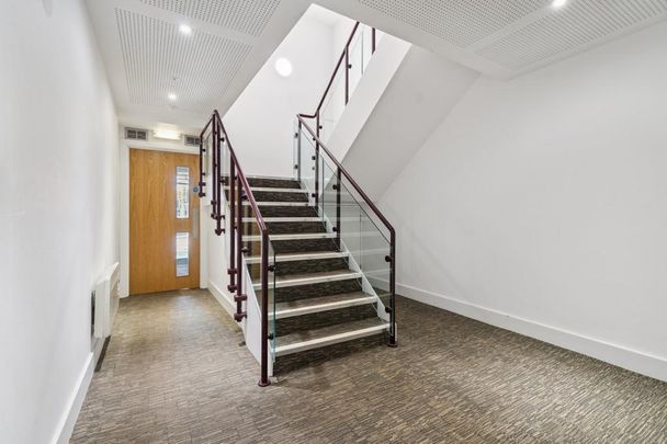 3 bedroom flat to rent - Photo 1