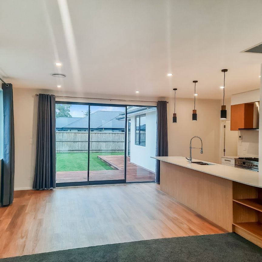 16 Tara Crescent, Ravenswood 7691 - Photo 1