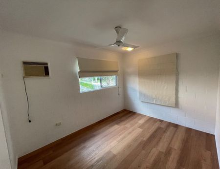 74 Regatta Crescent - Photo 2