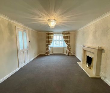 4 bedroom Detached House to let - Photo 1