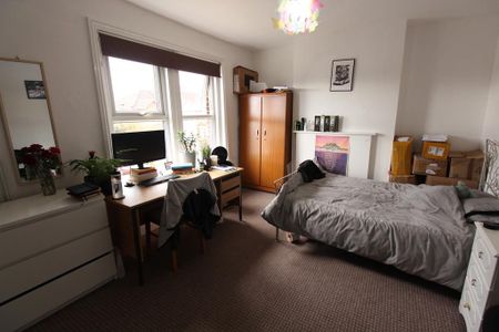 5 bedroom terraced house to rent - Photo 2
