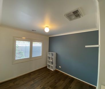 Caroline Springs - Photo 1