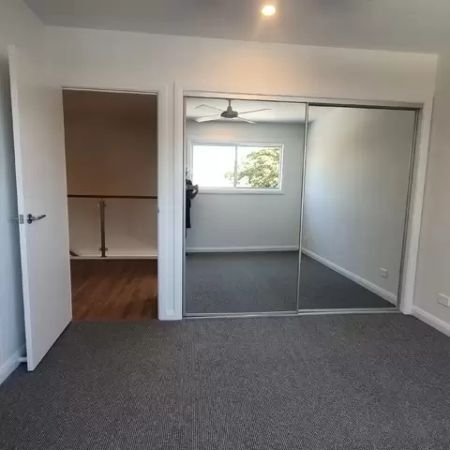 Contemporary Villa - Photo 4