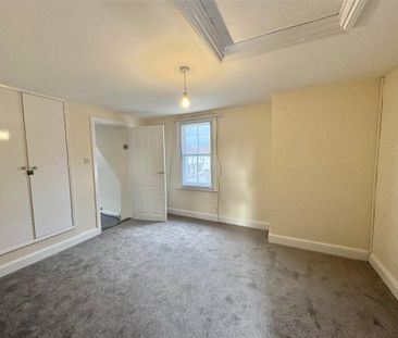 3 bedroom apartment to rent - Photo 2