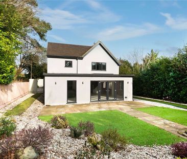 A spacious and modern detached property with a large gated driveway... - Photo 2