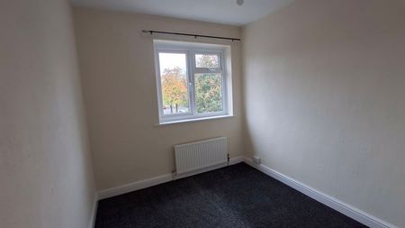 3 bed house to rent in - Photo 2