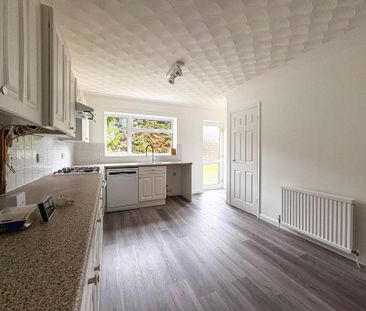 4 bedroom detached house to rent - Photo 6