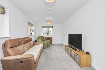 3 bedroom detached house to rent - Photo 2