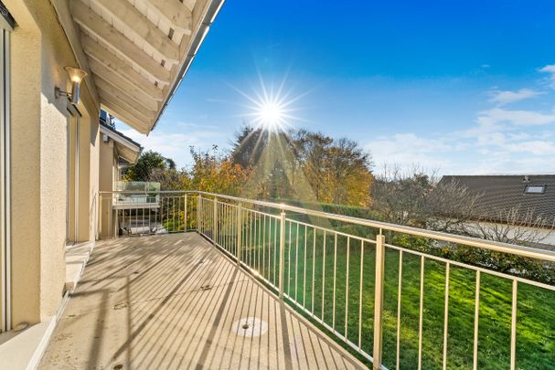 Charming semi-detached family villa - Photo 1