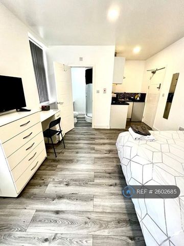 Studio to rent - Photo 4