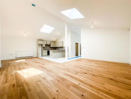 4 bedroom semi-detached house to rent - Photo 3