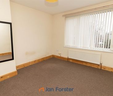 3 Bedroom House - Semi-Detached - Photo 5