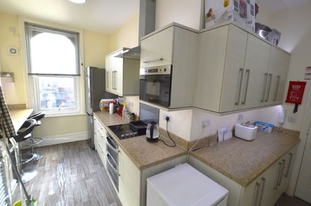 Ashley Road, Poole, Dorset, BH14 - Photo 2