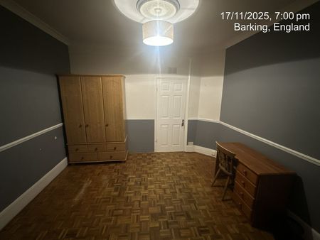 5 Bed Terraced House, Park Avenue, IG11 - Photo 3