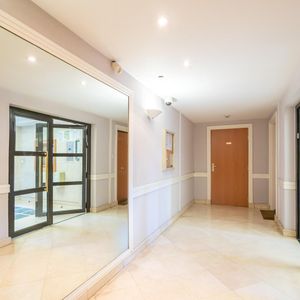 location Appartement T3 DE 71.9m² À ISSY LES MOULINEAUX - Photo 3