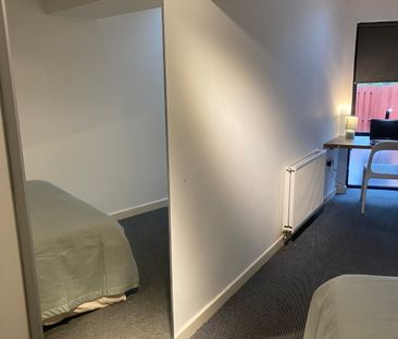 19 Whitegate Road, Huddersfield, HD4 - Photo 6