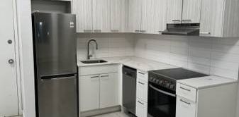 Jr 1 BR suite near English Bay and Stanley Park - Photo 2