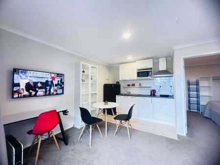 One Bedroom Flat in Albany - Photo 4