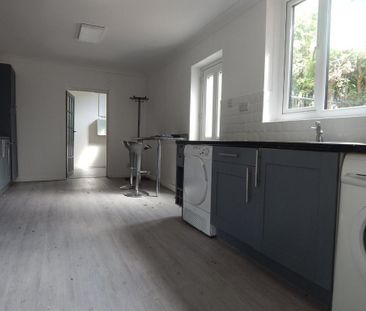 4 bedroom detached house to rent - Photo 1