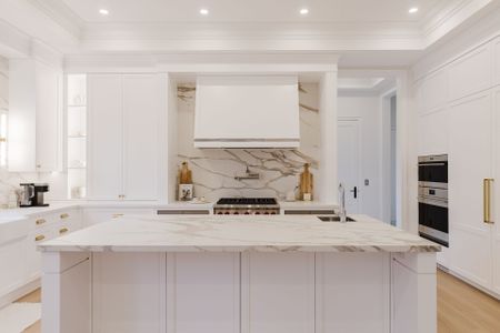 For Lease - 243 Prince George Crescent, Oakville, Ontario - Photo 2