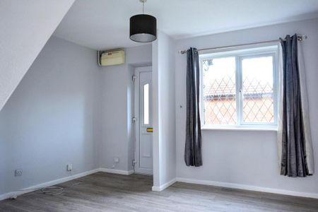 2 bedroom terraced house to rent - Photo 2