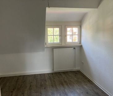 Individuelle 3-Zimmer-Dachgeschosswohnung in guter Wohnlage - Photo 1