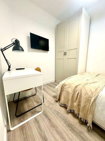 Plaza de Santa Bárbara, Madrid, Community of Madrid 28004 - Photo 3