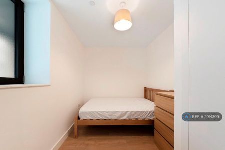 2 bedroom flat to rent - Photo 4