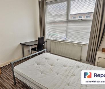 4 bedroom terraced house to rent - Photo 4