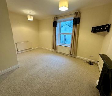 2 bedroom end of terrace house to rent - Photo 3