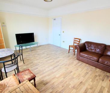 3 bedroom flat to rent - Photo 1