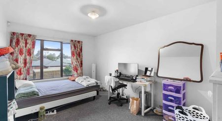 Large House Perfect for University Area - Photo 2