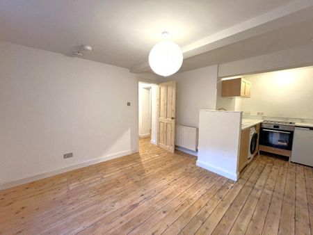 1 bedroom flat to rent - Photo 2